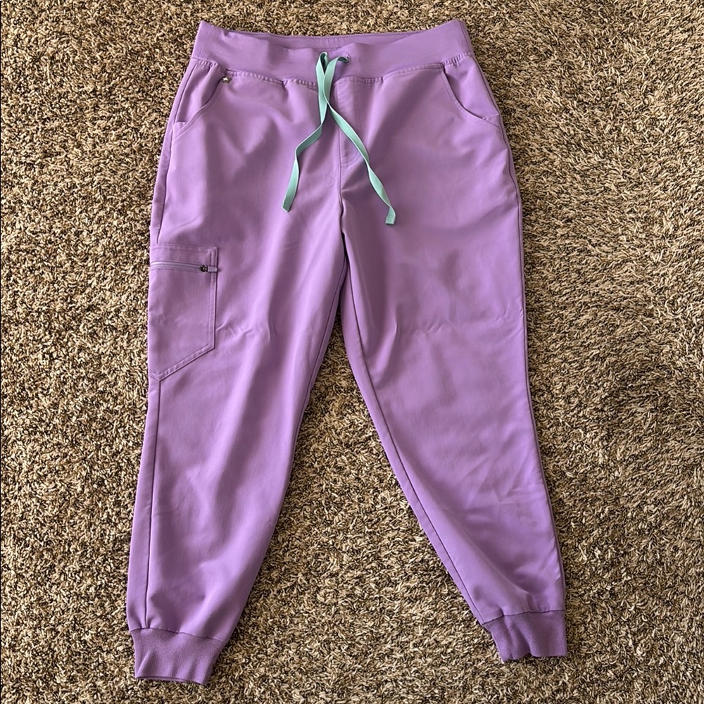 Figs scrub pants high waisted Zamora size large petite in lilac dawn (purple)